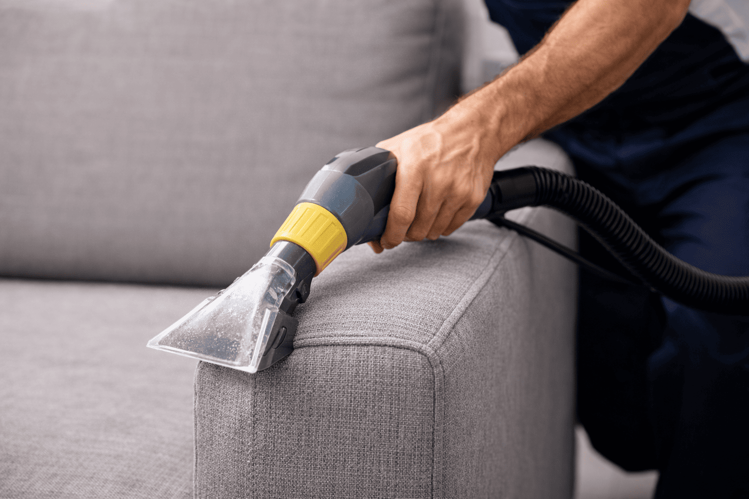 Manutenção preventiva do sofá: como aumentar a vida útil do seu estofado